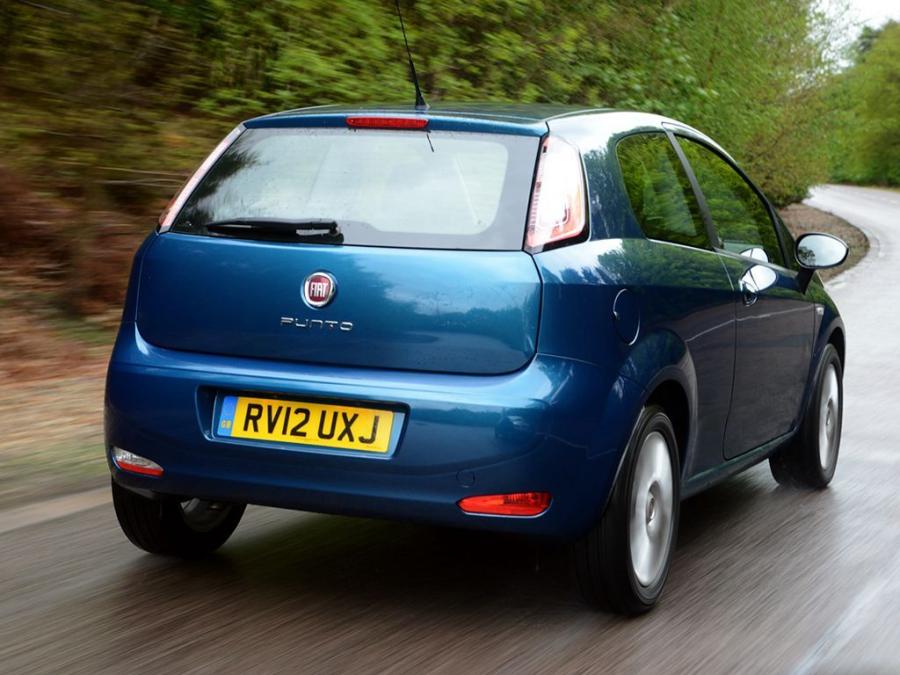  Fiat Punto 3-Door 2012 года  (UK) (фото 3 из 13)